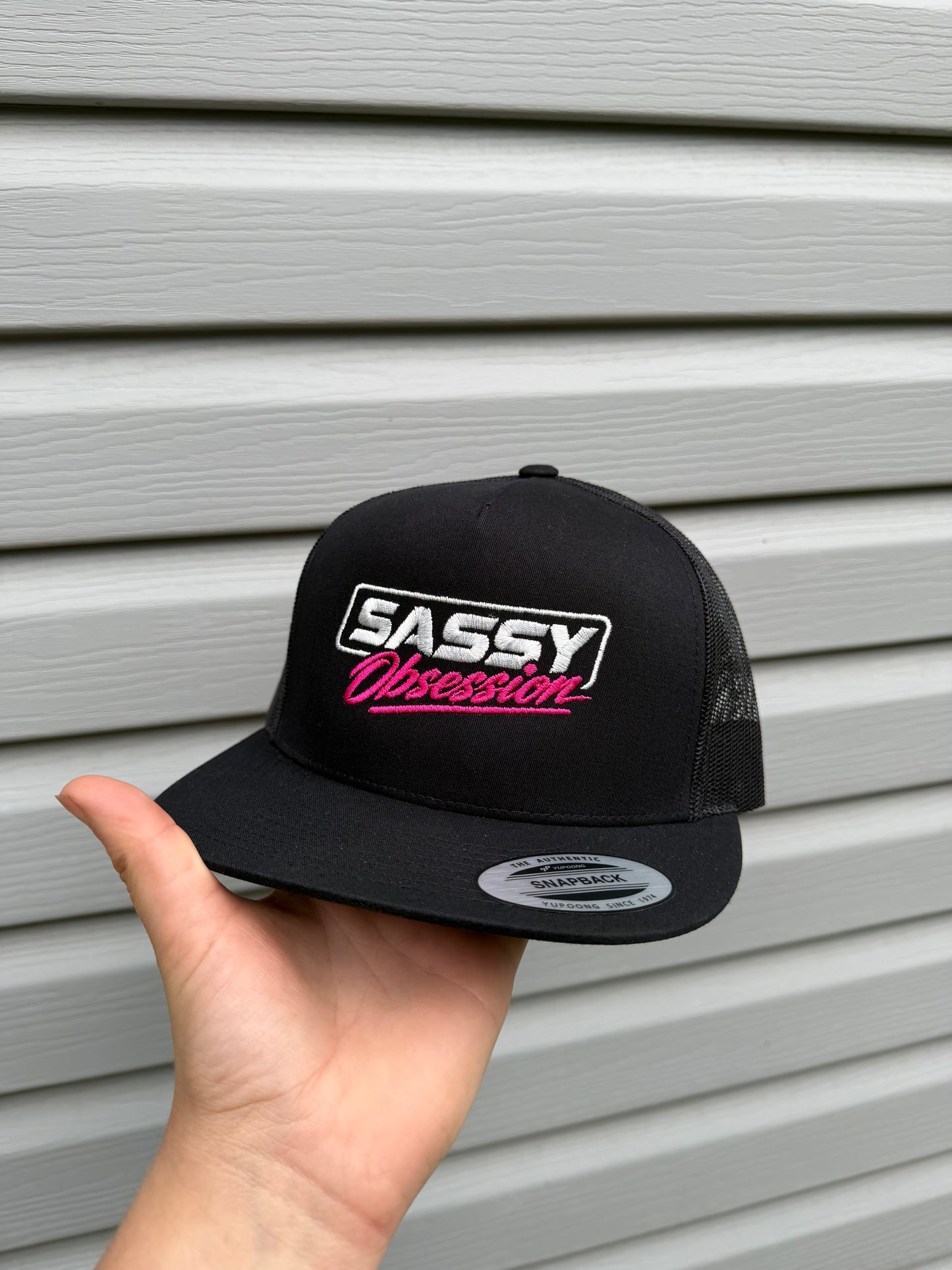 Black Snapback Flatbill Retro White/Pink